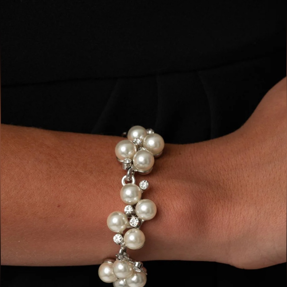Paparazzi I do White Pearl Bracelet